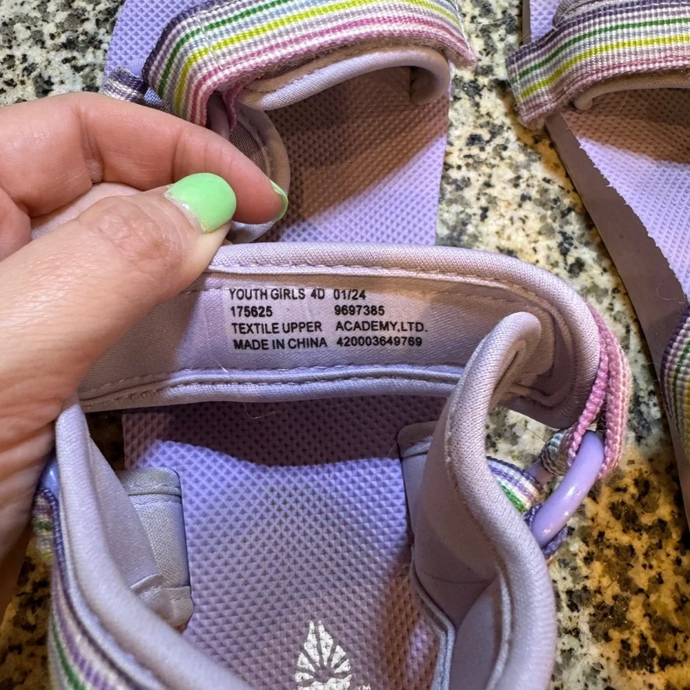 Youth Girls‎ Purple Rainbow Stripe Sport Sandals Hook and Loop Size 4